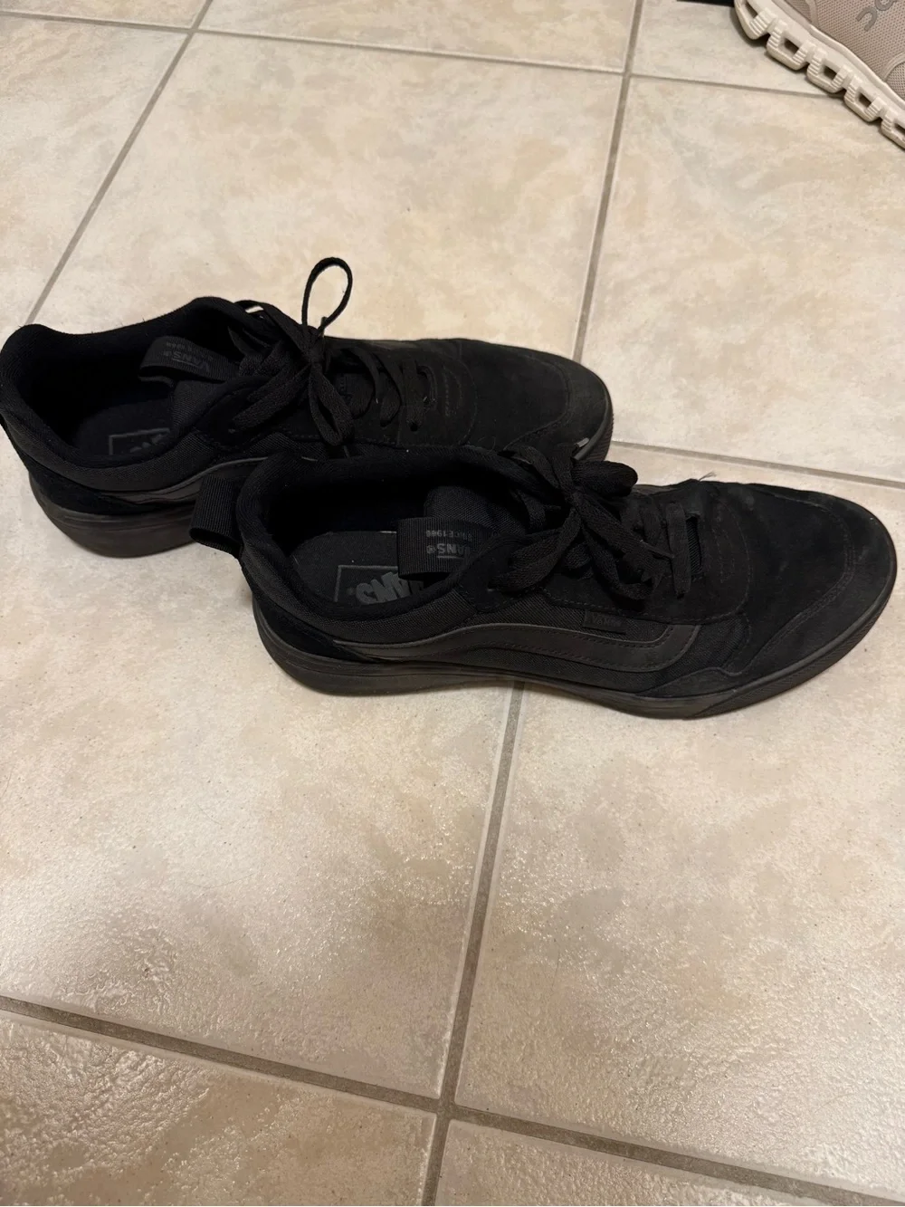 Vans Ultrarange Men’s All-Black Low-Top Sneakers
